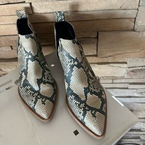 Snakeskin Patterned Ankle Boots